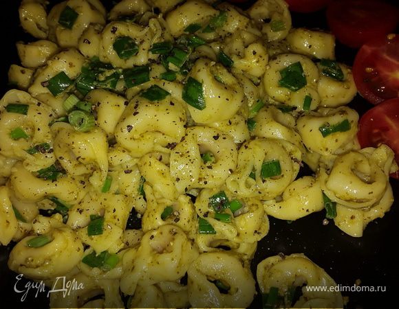 Тортеллини с соусом песто