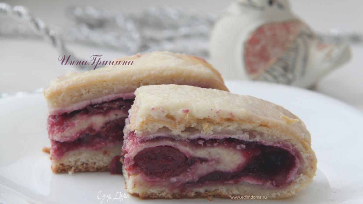 Вишнёвый сырный рулет