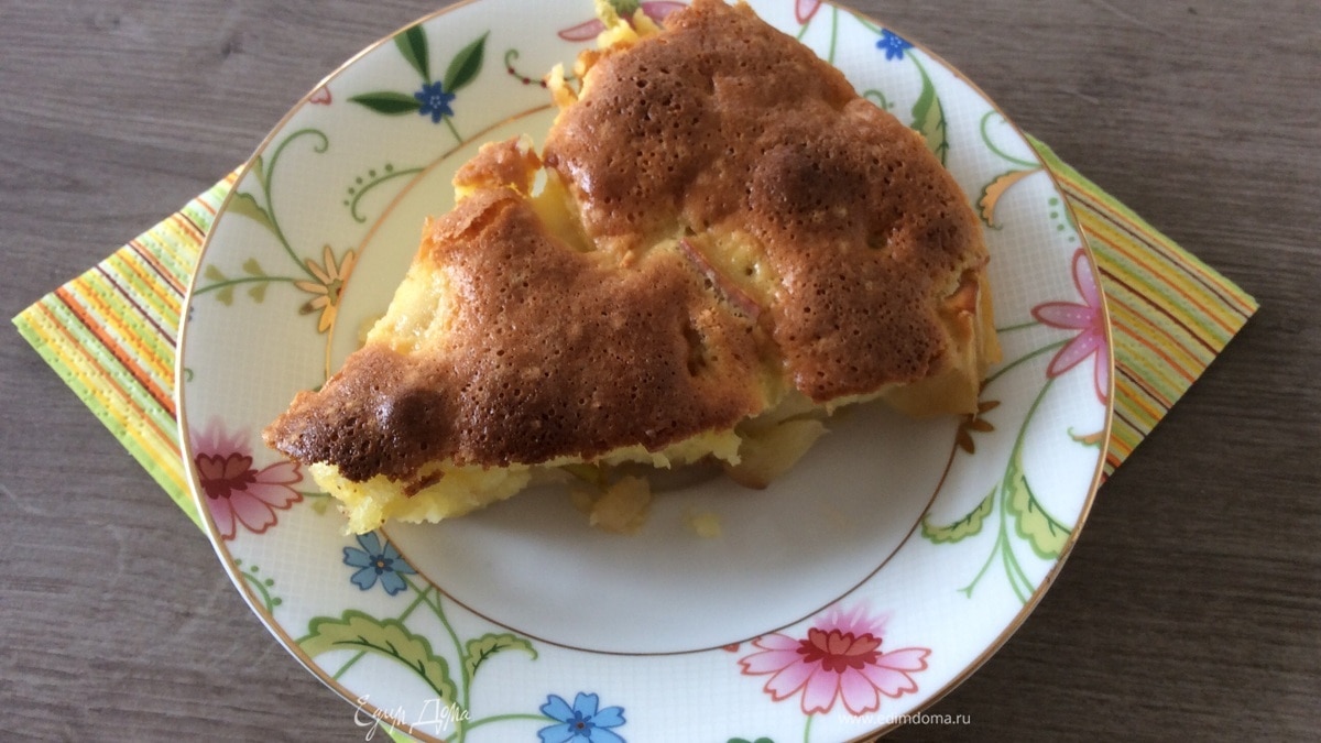 Пирог "Яблоко, груша и ревень"