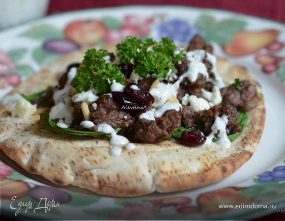 Ужин в турецком стиле на лепешке Ужин в турецком стиле на лепешке