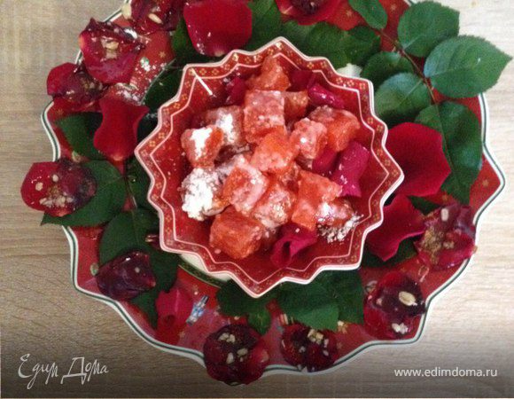 Клубничный лукум и медовые лепестки роз