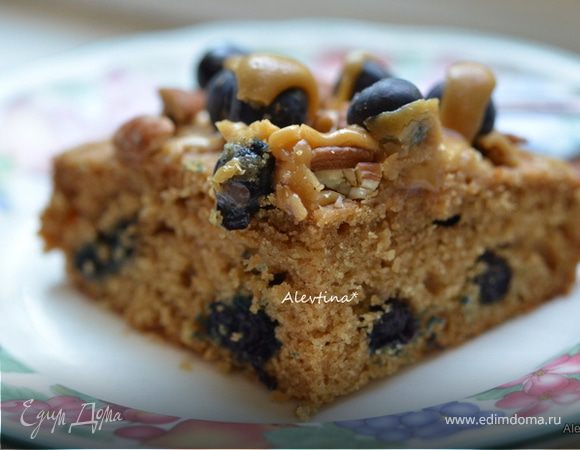 Кекс с ягодой и карамельной глазурью Кекс с ягодой и карамельной глазурью