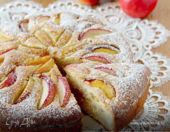 Пирог с нектаринами и кукурузной мукой