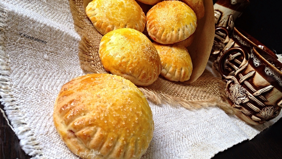 Творожные пирожки с ягодами