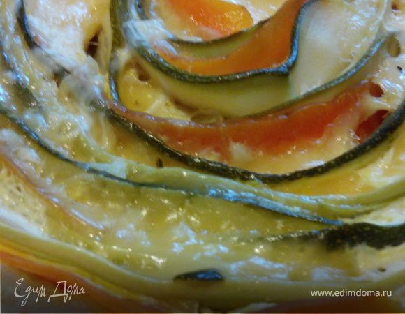 Киш с цукини, морковью, кабачком и сыром