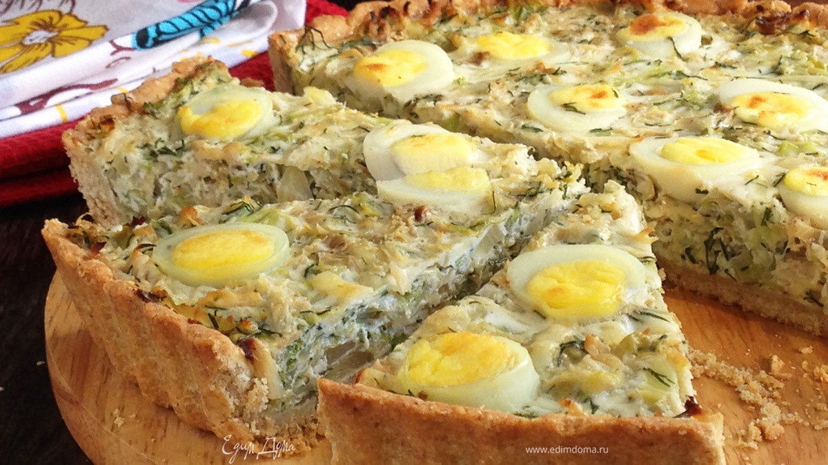 Киш из цельнозерновой муки с капустой и яйцом