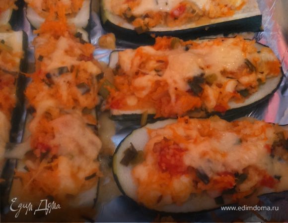 Запеченные кабачки с овощной начинкой Запеченные кабачки с овощной начинкой