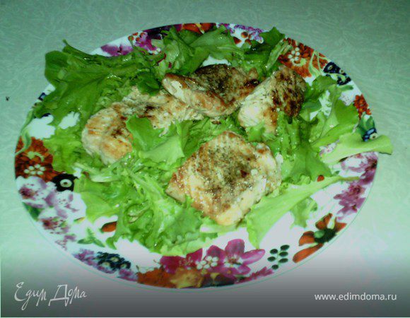 Жареный кижуч в зелени