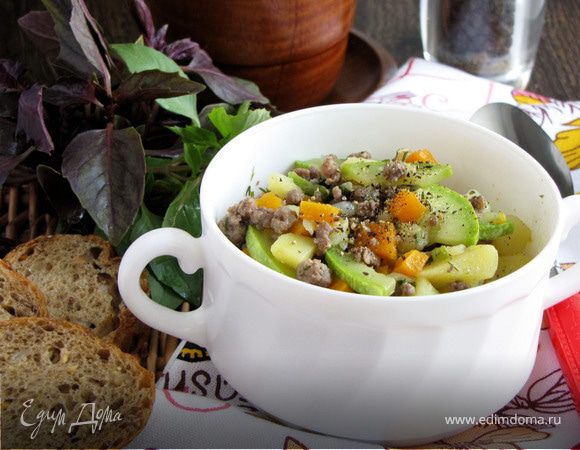 Рагу с кабачком и базиликом