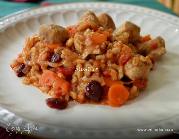 Свиное рагу с перловкой и клюквой
