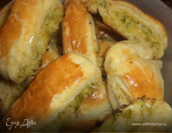 Слоёные рулетики с капустой