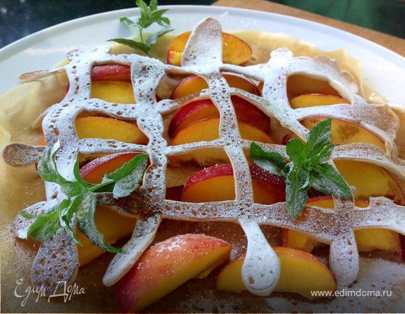 Блины с персиками