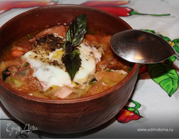 Чесночный суп с цукини и сухариками Чесночный суп с цукини и сухариками