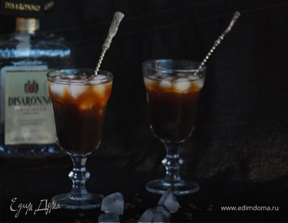 Ледяной кофе с амаретто 