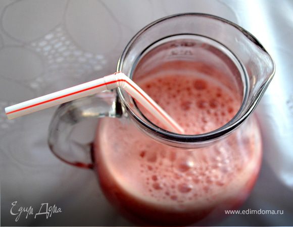 Фреш из черной смородины, вишни и арбуза