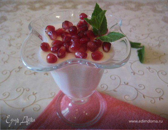 Ванильная панна котта с гранатом