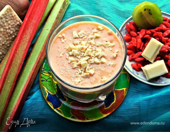 Смузи из ревеня, киви и банана