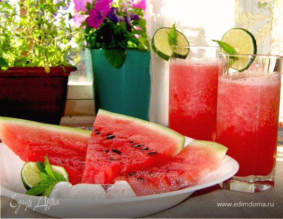 Освежающий фреш из арбуза, мяты и лайма