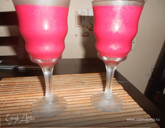 Коктейль из ягод Коктейль из ягод