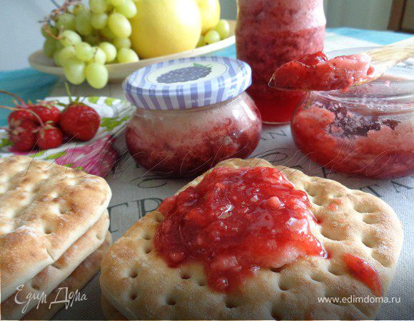 Клубнично-ванильный конфитюр с кремом из маршмеллоу