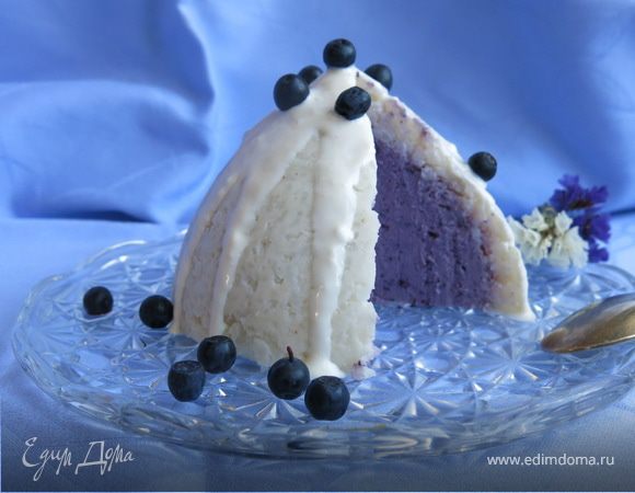 Десерт "Снежная чернично-ванильная вершина"