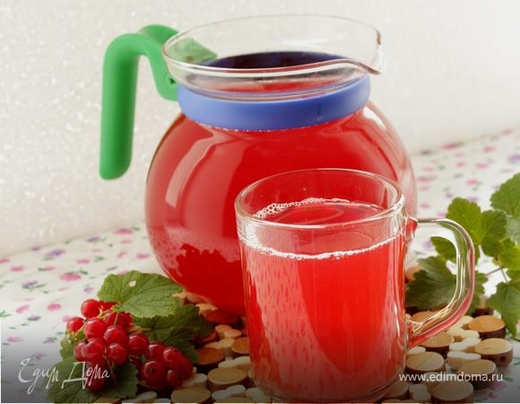 Компот из ревеня и красной смородины Компот из ревеня и красной смородины