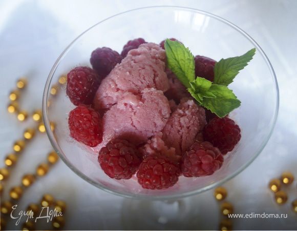 Молочно-малиновое мороженое