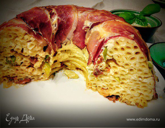 Макаронный пирог с базиликовым соусом Макаронный пирог с базиликовым соусом