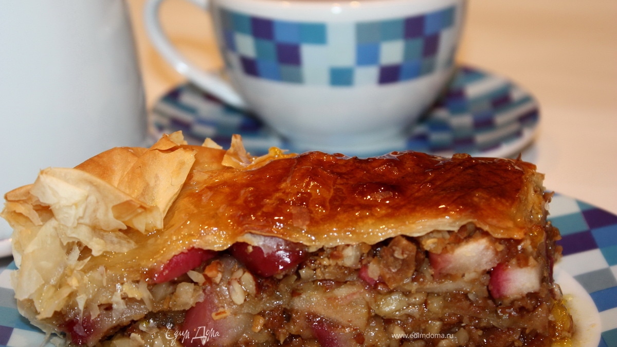 Яблочная пахлава с лавандовым сиропом