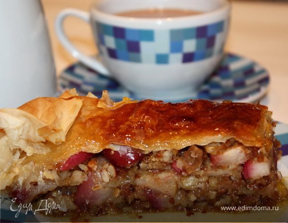 Яблочная пахлава с лавандовым сиропом Яблочная пахлава с лавандовым сиропом