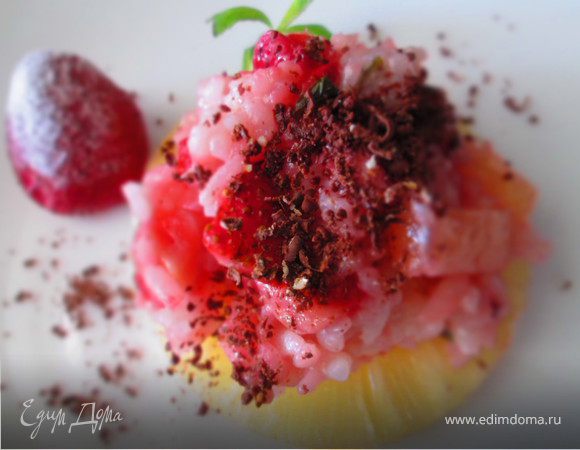 Клубнично-яблочное ризотто с ананасом