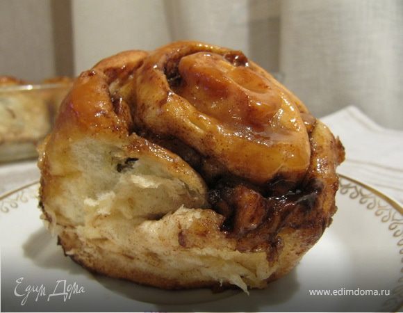 Синнабон с яблоками и карамелью (Caramel Apple Cinnamon Rolls)