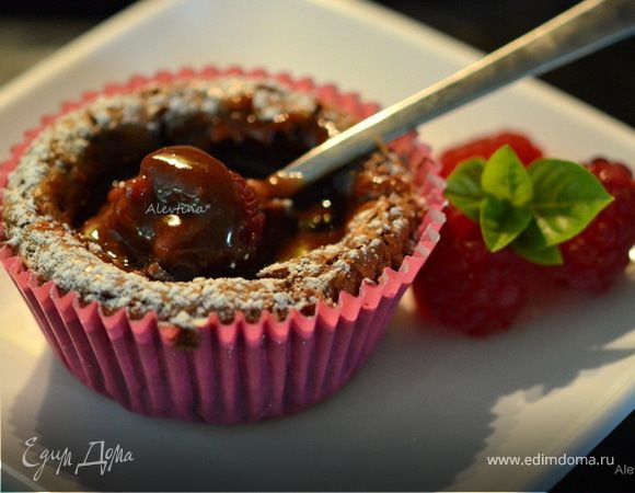 Шоколадные кексы с малиной