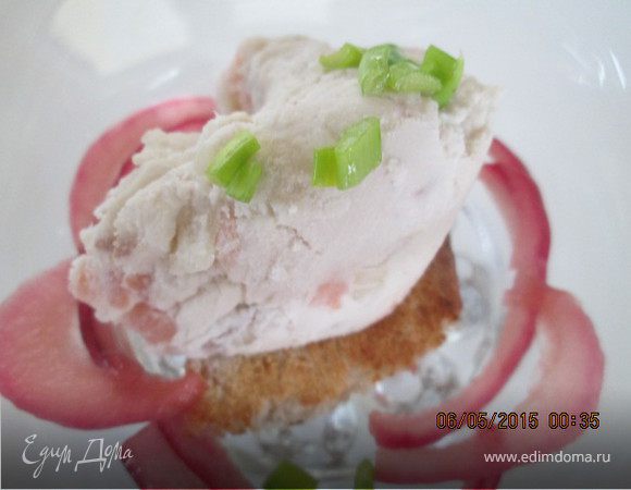 Мороженое-закуска с сельдью и маринованным луком