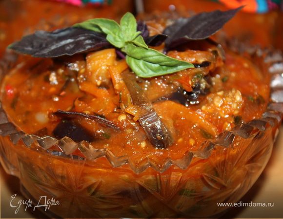 Салат из болгарского перца с баклажанами в остром кисло-сладком соусе Салат из болгарского перца с баклажанами в остром кисло-сладком соусе