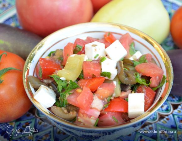 Теплый салат с баклажанами и фетой Теплый салат с баклажанами и фетой
