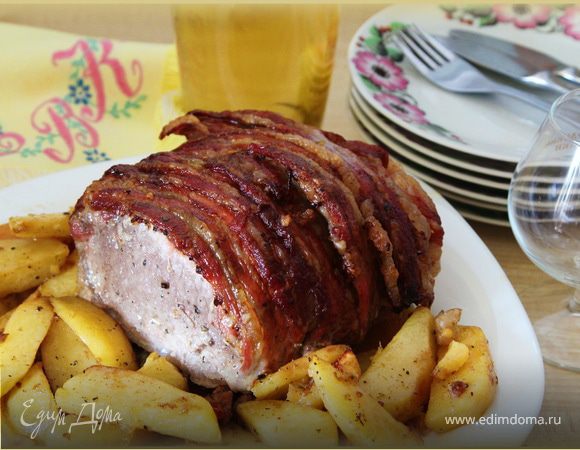 Праздничная свинина в беконе