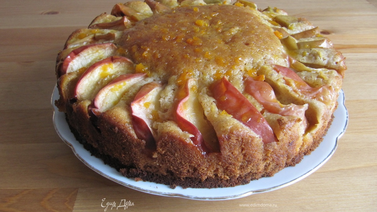 Яблочно-миндальный пирог