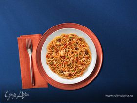 Спагетти с оливковым соусом и куриным филе