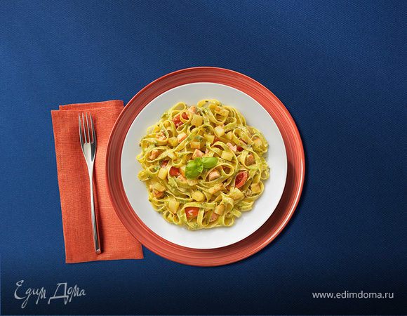 Тальятелле с песто и лососем Тальятелле с песто и лососем