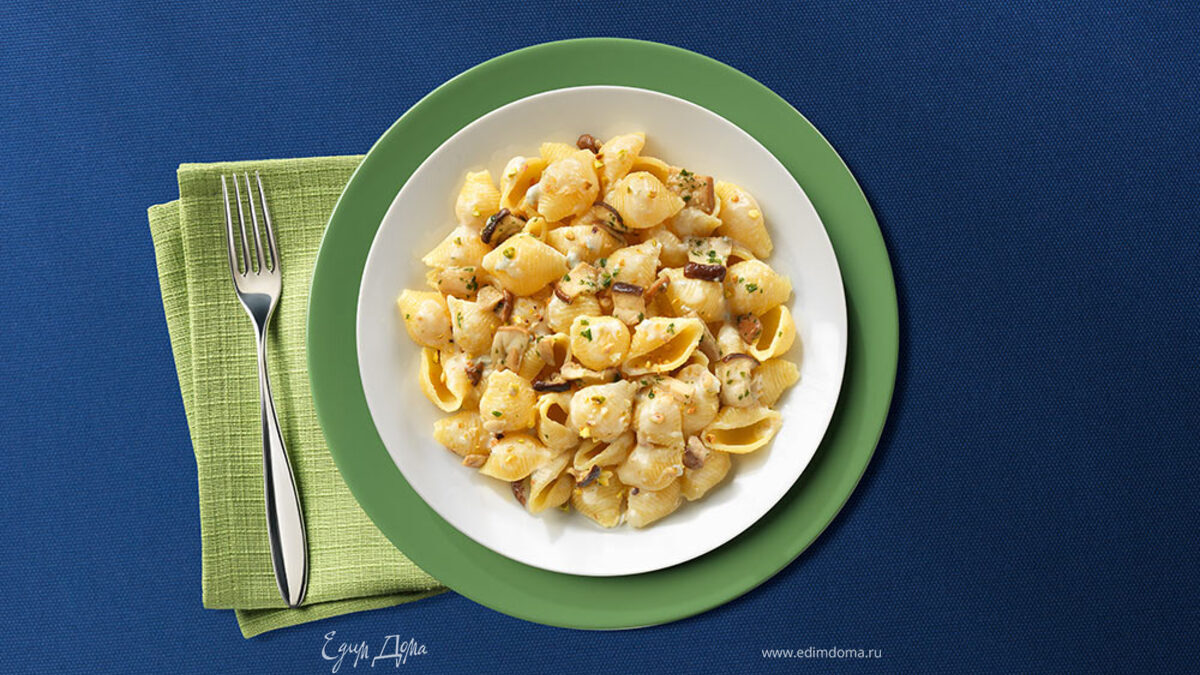Конкилье с грибами, горгонзолой и орехами