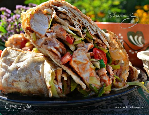 Дачная шаурма, приготовленная на гриле Дачная шаурма, приготовленная на гриле