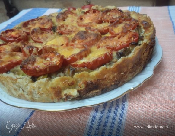 Киш с шампиньонами, луком-пореем и помидорами Киш с шампиньонами, луком-пореем и помидорами