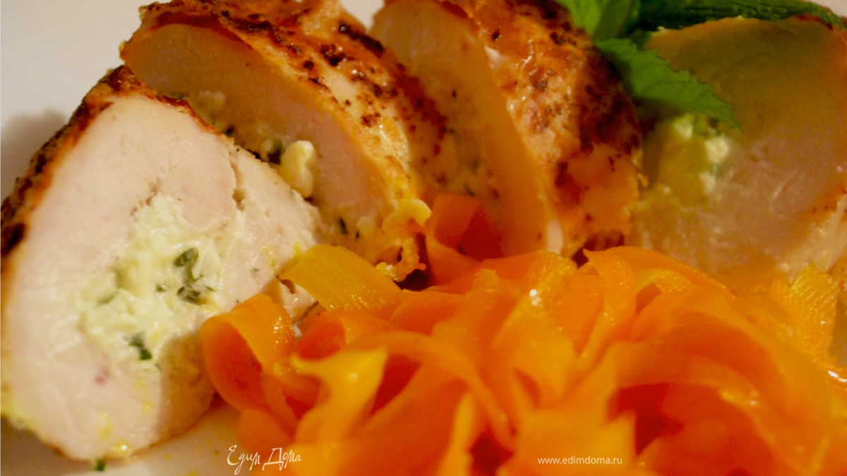 Куриные рулетики с творогом, чесноком и травами