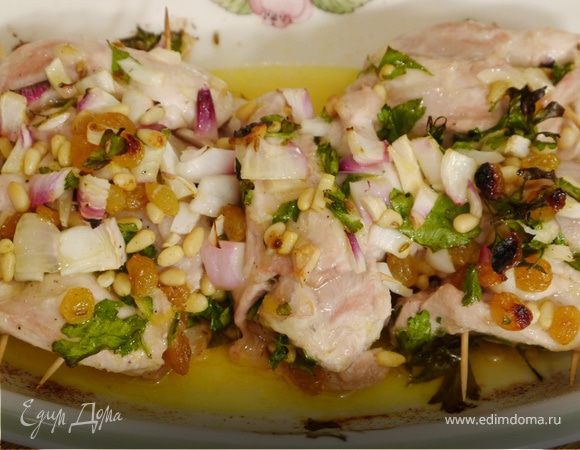 Куриное филе, фаршированное кедровыми орешками и лимоном