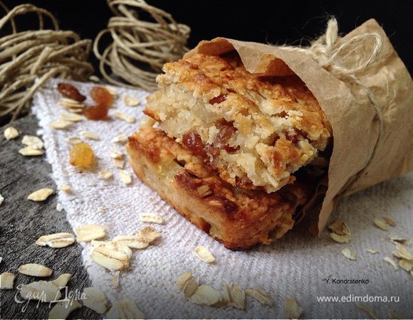 Овсяные батончики с яблоком и изюмом Овсяные батончики с яблоком и изюмом