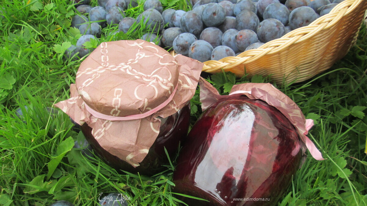 Желе из запеченных в вине слив