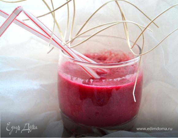 Коктейль свекольно-томатный с сельдереем, базиликом и авокадо Коктейль свекольно-томатный с сельдереем, базиликом и авокадо