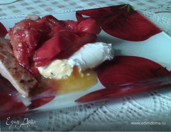 Яйцо пашот с жареной колбасой и помидорами Яйцо пашот с жареной колбасой и помидорами