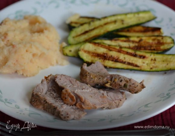 Свиная вырезка с цукини Свиная вырезка с цукини